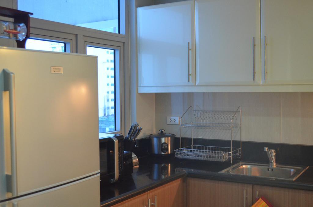 Greenbelt Madison Apartments Makati City Buitenkant foto